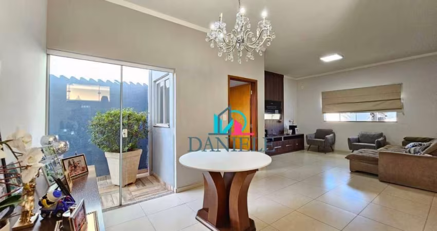 Casa com piscina no Cambuy