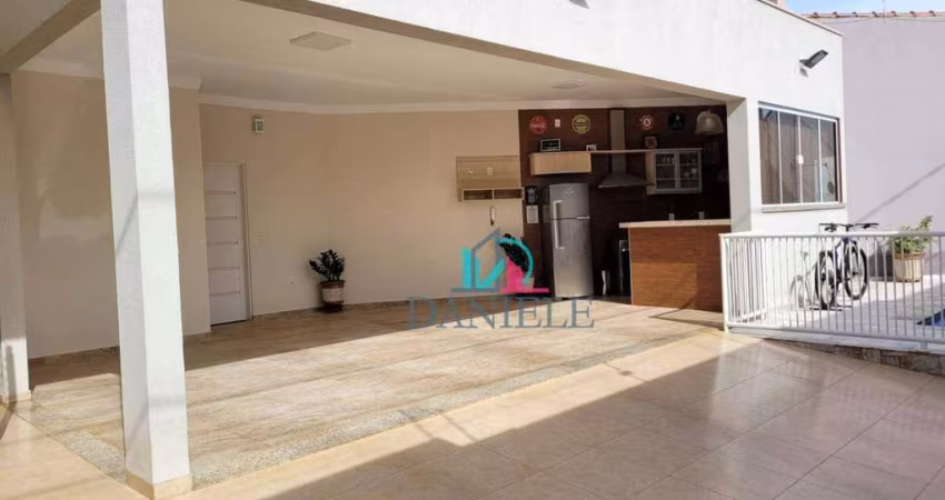Casa térrea com 3 dormitórios localizada no bairro Vila Suconasa.