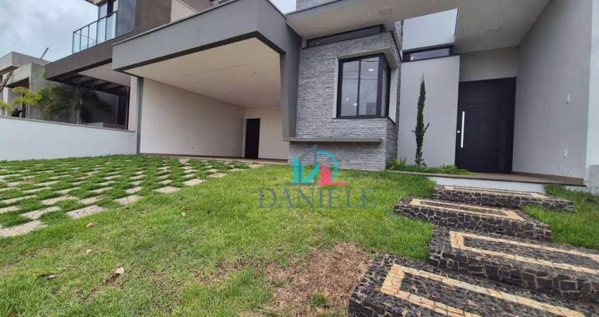 Casa térrea com 3 suítes localizada no condomínio Village Damha III.