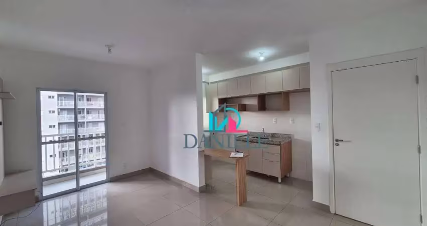 Apartamento com 2 dormitórios localizado no condomínio reserva dos jequitibás.