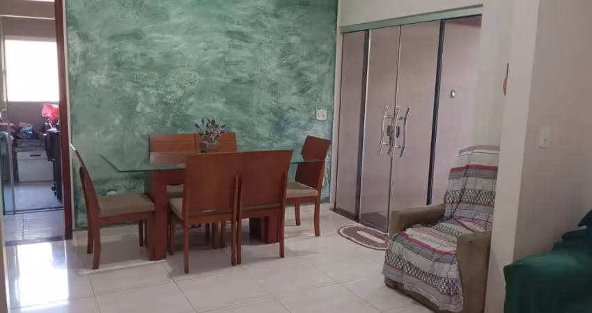 Casa térrea com 2 dormitórios localizada no jardim serra azul.
