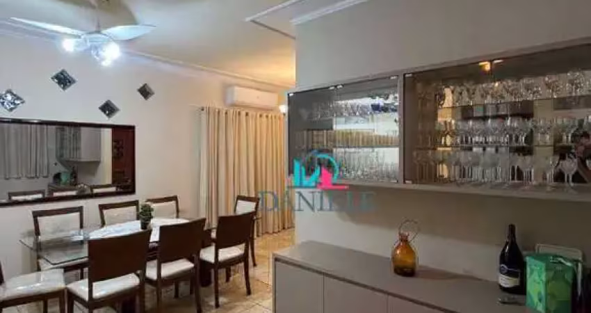 Casa térrea com 4 dormitórios localizada no jardim botânico.