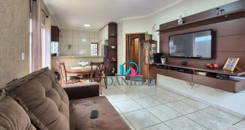 Casa térrea com 2 dormitórios localizada no condomínio sollaris.