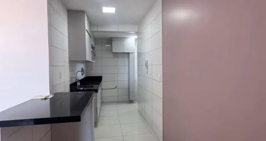 Apartamento com 3 quartos, sendo uma suíte na praia do bessa