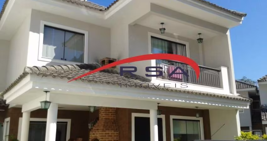 Casa em Condomínio de Luxo na Freguesia (Jacarepaguá) com 3 Quartos, 3 Suítes e 160m² - Rio de Janeiro-RJ