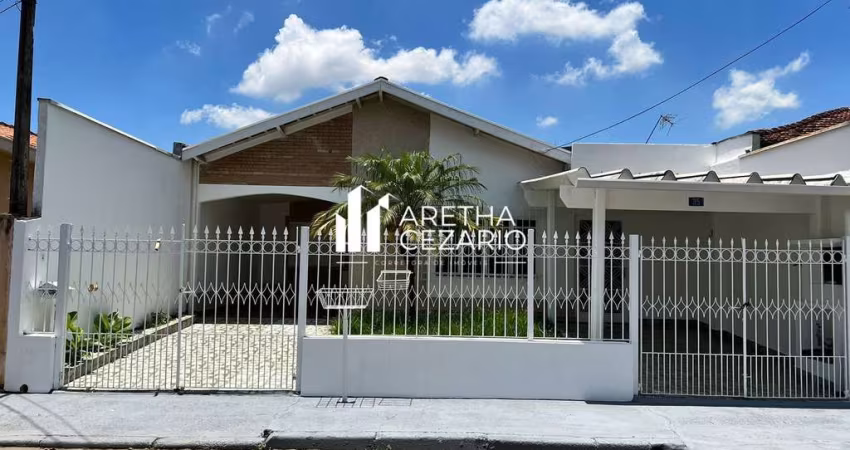 Casa com 05 Dormitórios sendo uma suíte à venda, 200m² Por R$680.000 - Jardim Independência - Taubaté - SP