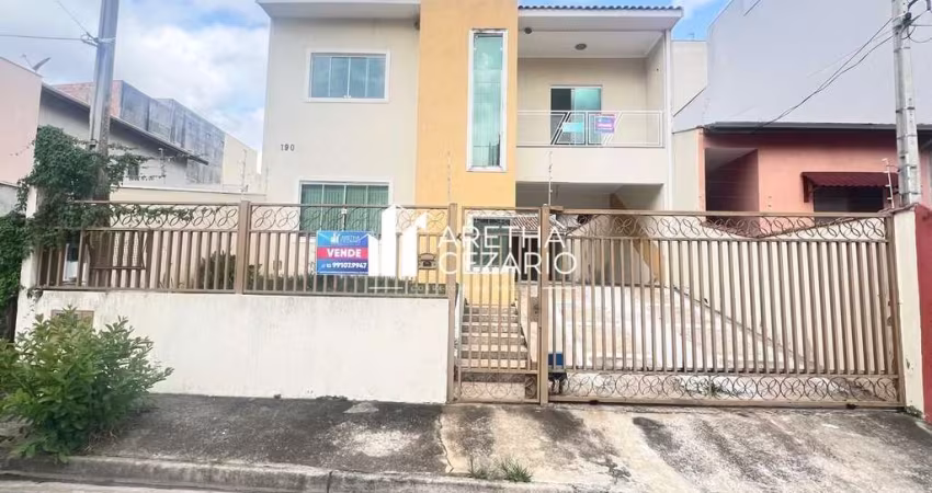 Sobrado com 03 Dormitórios sendo uma suíte à venda, 240 m² por R$ 840.000 - Bosque Flamboyant - Taubaté - SP