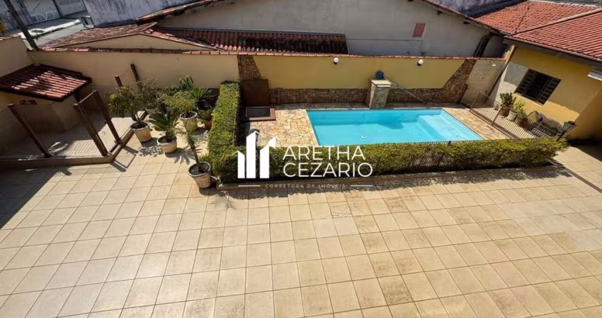 Sobrado com 04 Dormitórios sendo uma suíte à venda, 360 m² por R$ 810.000 - Parque São Cristóvão - Taubaté - SP