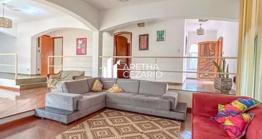 Casa Tríplex com 05 Dormitórios sendo duas  suítes à venda, 570m² Por R$2.200.000 - Jardim das Nações - Taubaté - SP