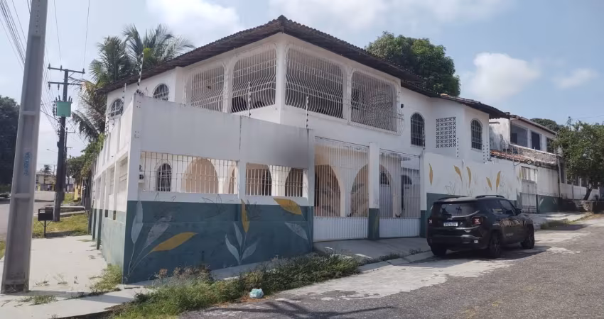Alugo ou vendo linda casa tipo sobrado, no centro de salinas-pa