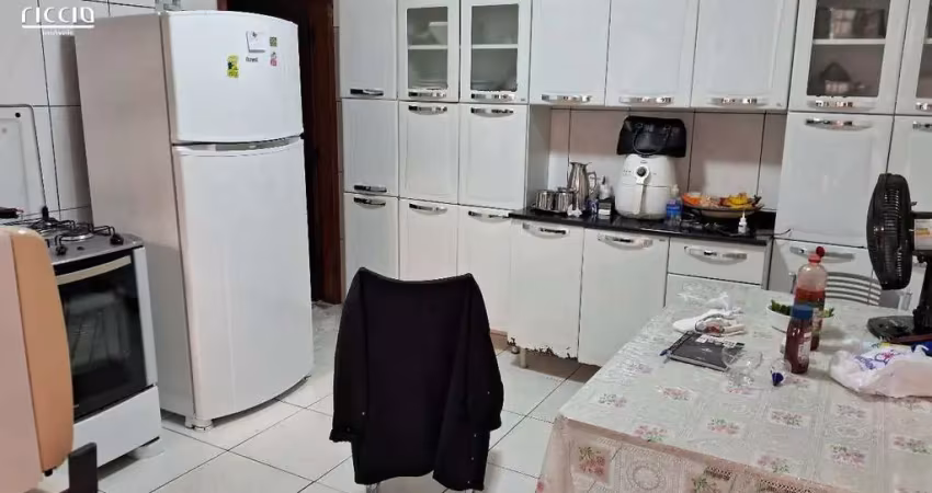Casa a venda -  Parque Industrial - 2 Dormitórios - 114m².