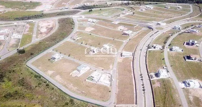 Terreno plano no condominio colinas do paratehy com 785m2 plano