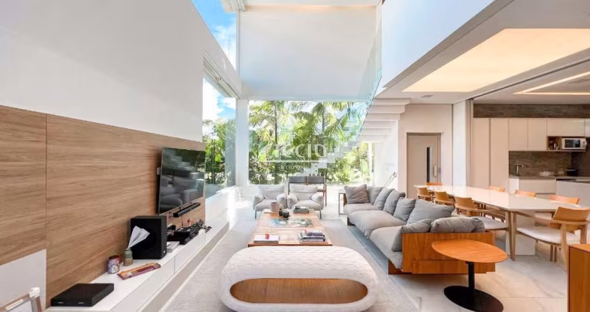 Casa a venda no condomínio Alphaville 2 no Urbanova com 906m2 área terreno, 416m2 área de construção, 3 suites, 5 vagas de garagem