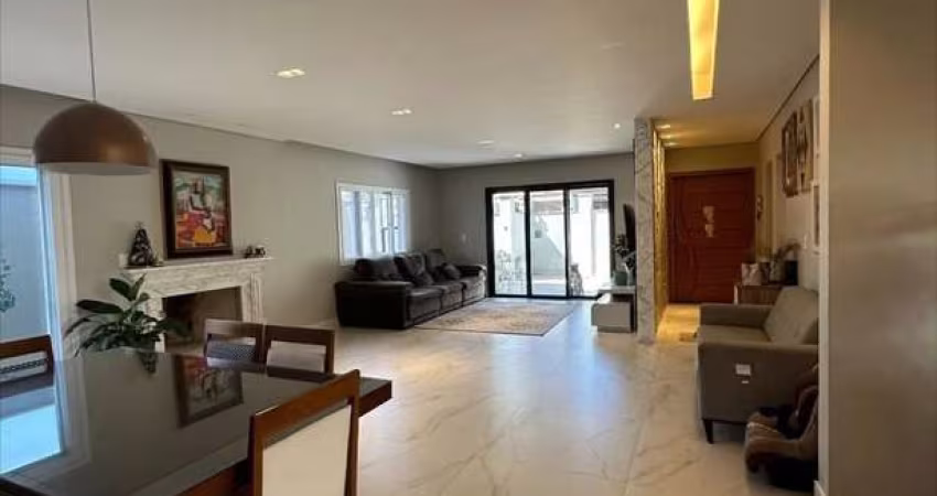 Casa Térrea no Condomínio Colinas, localizado no Jardim das Colinas, São José dos Campos