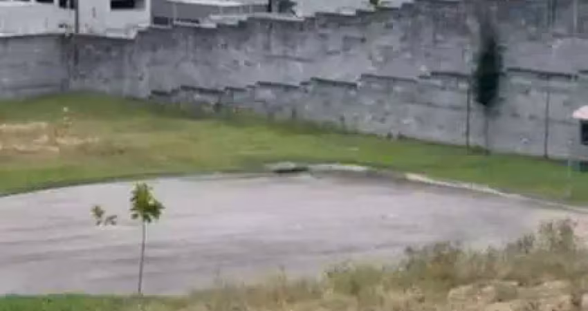 Terreno no condomínio colinas do paratehy com 800m²