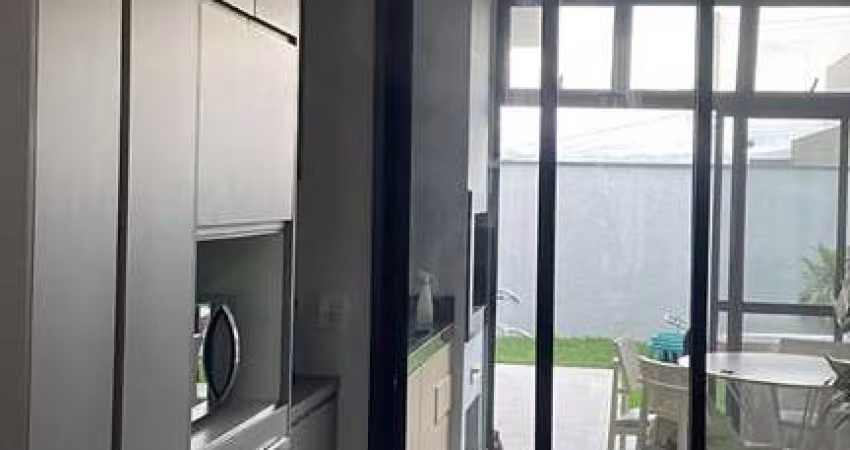 Casa terrea a venda localizada no Malibu, com 3 dormitórios sendo 1 suíte!