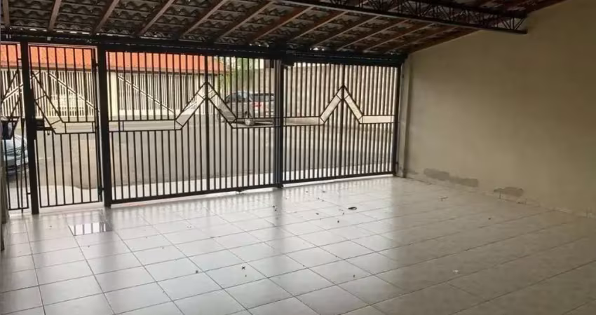 Casa com 4 dormtórios , sendo 1 suite no Bairro do Bosque dos Ipês