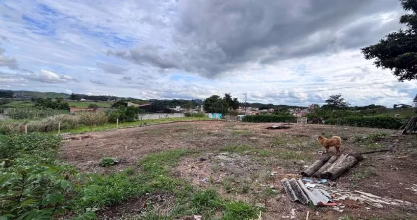 Terreno amplo com 1.500m2 no Putim em São José dos Campos
