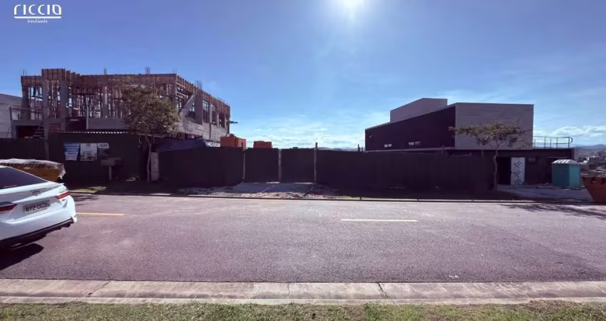 Excelente terreno à venda de 532,00 m² ( + de 19 m testada) quadra e1 em declive - vista para as montanhas! condomínio alphaville 1 urbanova - sjc/sp