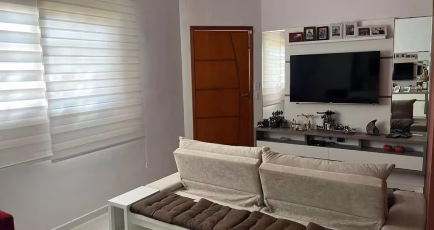 Linda Casa com Piscina à Venda com 3 dormitórios no Jardim santo Onofre em São José dos Campos