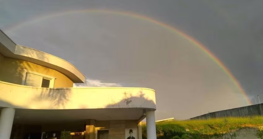 Sobardo com 4 suítes em Condomínio Mirante do Vale em Jacareí