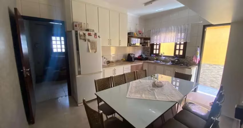 Casa térrea a venda localizada no bosque dos ipês, com 3 dormitórios, sendo 1 suíte!