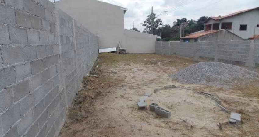 Terreno com 243m2 no Villa Branca em Jacareí