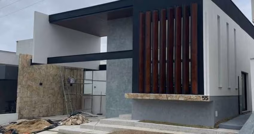Casa térrea com obras recém finalizadas