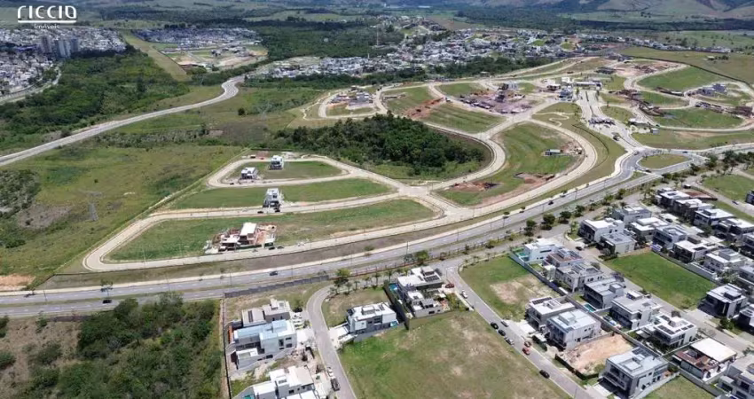 Terreno em declive com 330 m² com vista para as montanhas no condominio terras alpha urbanova - proximo do lazer e da portaria