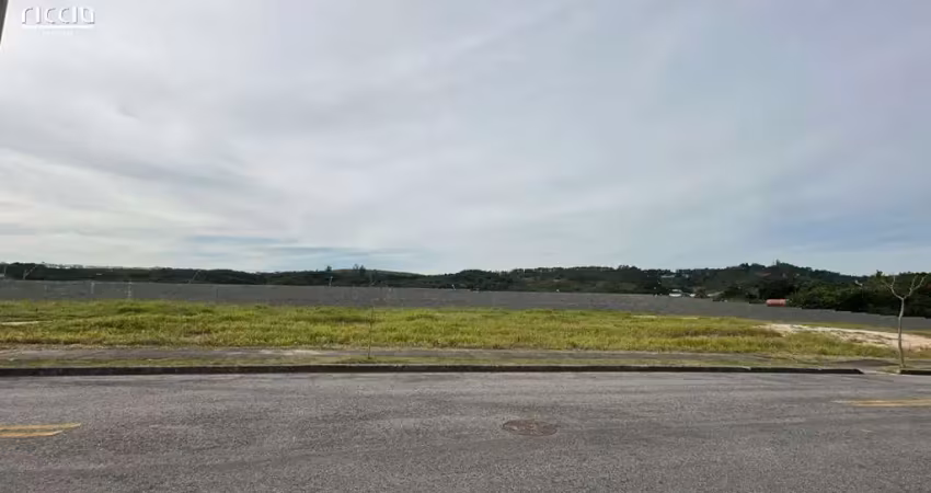 Terreno de 810,64 m² á venda no condomínio recanto da baronesa em são josé dos campos
