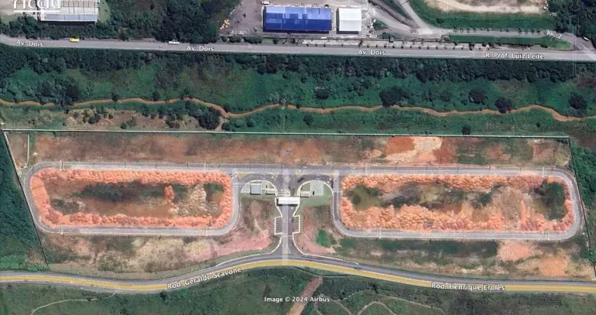 Terreno de 630 m² plano no condomínio industrial multiplus ii - avalia parcelamento curto