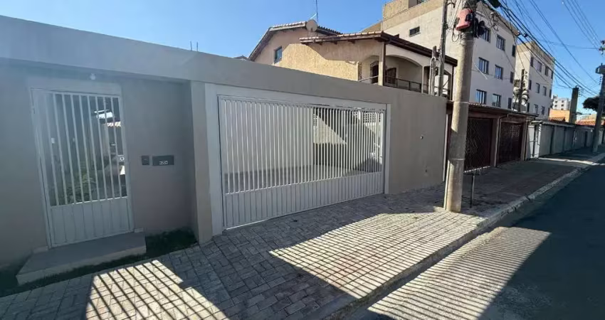 Casa em revitalização de terreno inteiro no jardim das industrias