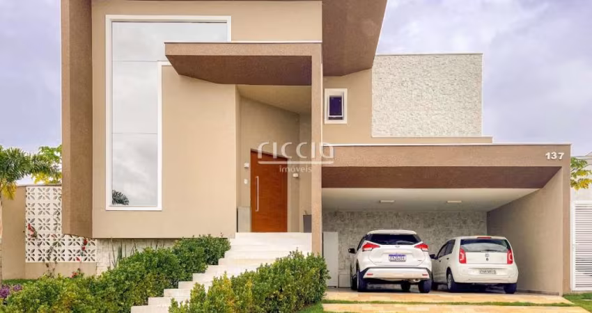 OPORTUNIDADE - Casa à Venda -  com 4 dormitórios (3 Suites / 1 Americana) no Cond. Alphaville 1, Com 300 m², repleto de Armários