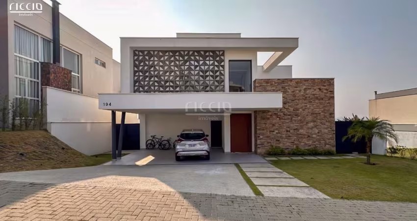 Sobrado Maravilhoso Cond. Alphaville 1 à Venda, 4 Suítes, com 297 m² Área Útil e 505 m² de terreno, - Urbanova - S.J.Campos/SP
