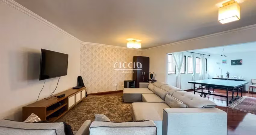 Apartamento no vila adyana com 274 m2 5 dormitórios sendo 2 suites.