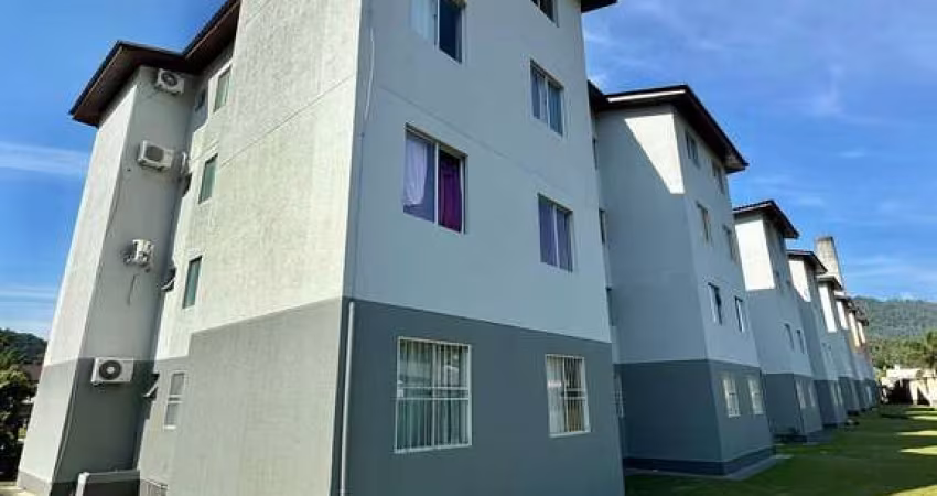 Apartamento com 02 quartos em Nereu Ramos