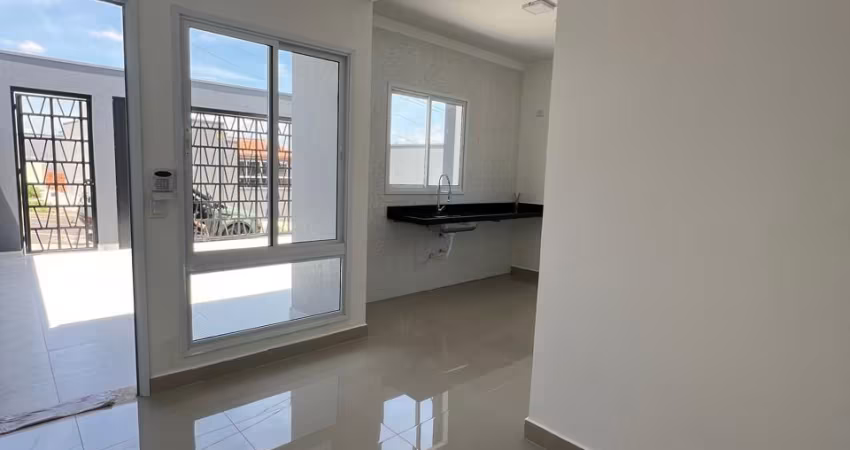 Casa térrea recém construída. 3 dormitórios com suíte.
