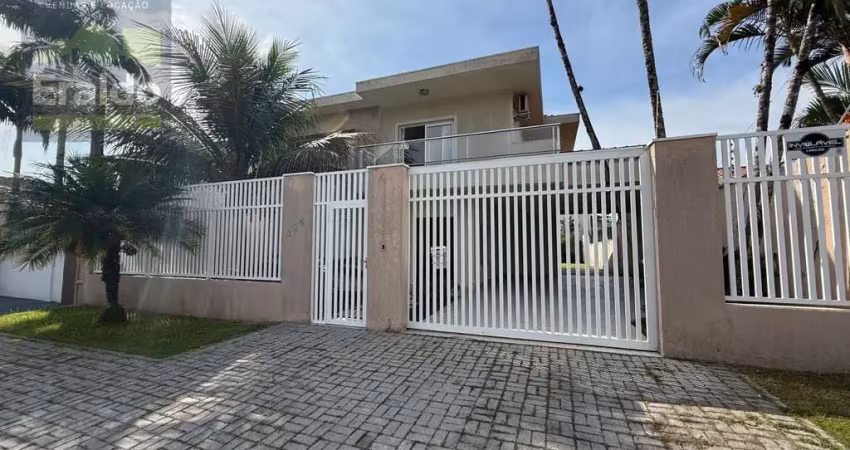 Sobrado em Balneário Caiobá - Matinhos, PR
