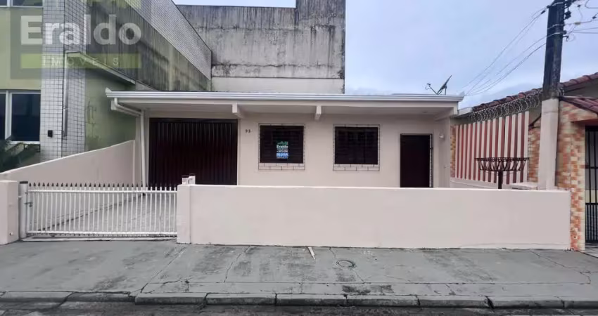 Casa com 2 quartos à venda na Rua Harmonia, 93, Centro, Matinhos