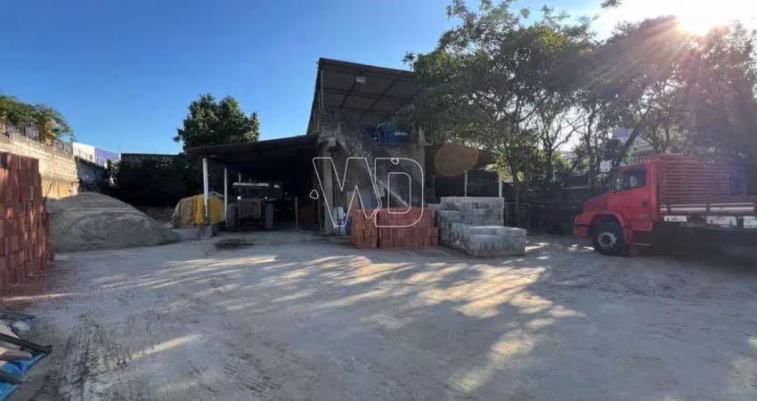 Vendo área de esquina na avn. principal junto e junto ao min. público