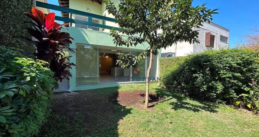 Casa com 429m2 de terreno, super bem localizada é entrar e morar!