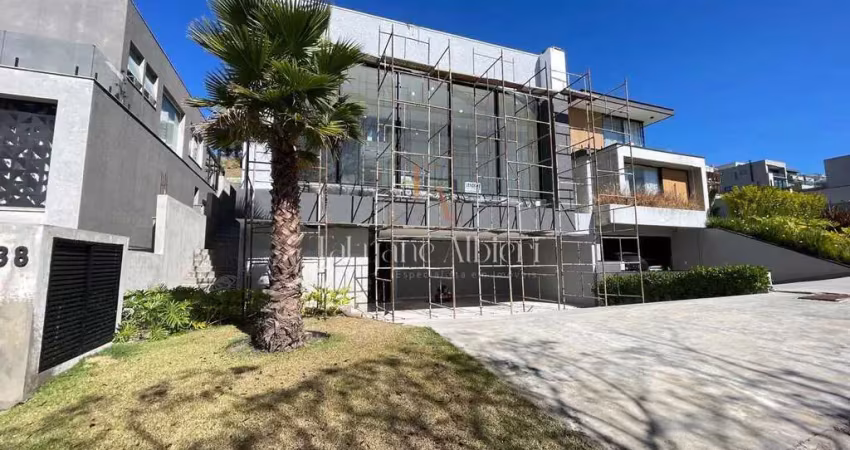 Casa moderna em fase final de acabamento alphaville