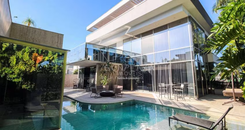 Casa triplex de esquina com subsolo, condomínio Alphaville