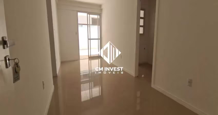 Apartamento de 3 dormitórios com 1 suíte no bairro campinas em são josé.