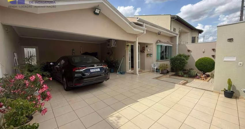 Casa Térrea em bairro aberto de alto padrão, próximo ao Parque Ecológico, 03 suítes, sala ampla, 04 vagas de garagem.
