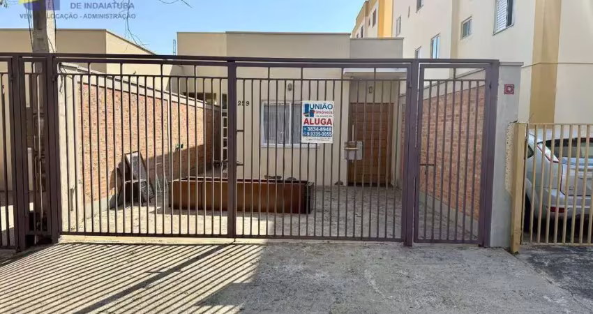 Casa para locação em indaiatuba/sp, localização privilegiada, próximo ao parque ecológico, centro, com vários comércios ao redor.