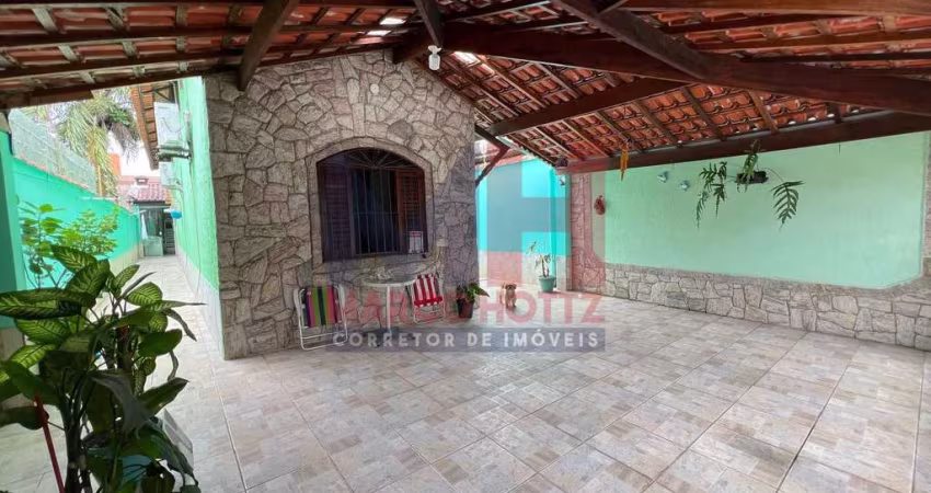 Casa com 2 dorms, Maracanã, Praia Grande - R$ 460 mil, Cod: 206746