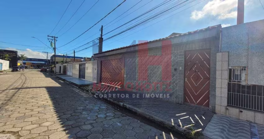 Casa Isolada  com 3 dorm , Guilhermina, Praia Grande,