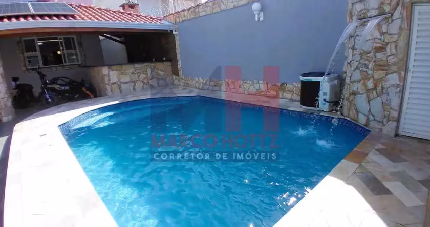 Sobrado com 5 suítes e piscina aquecida no flórida!