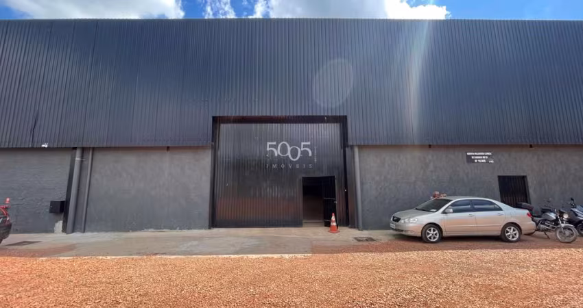 Galpão industrial localizado na Vila Martins, na Rodovia Waldomiro Correa de Camargo